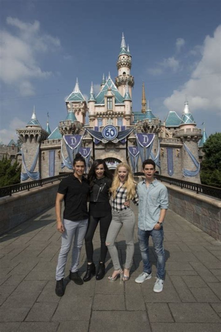 BOOBOO STEWART, SOFIA CARSON, DOVE CAMERON, CAMERON BOYCE – Celeb Secrets